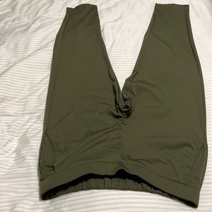 Bonobos WFHQ pant, olive green, size large